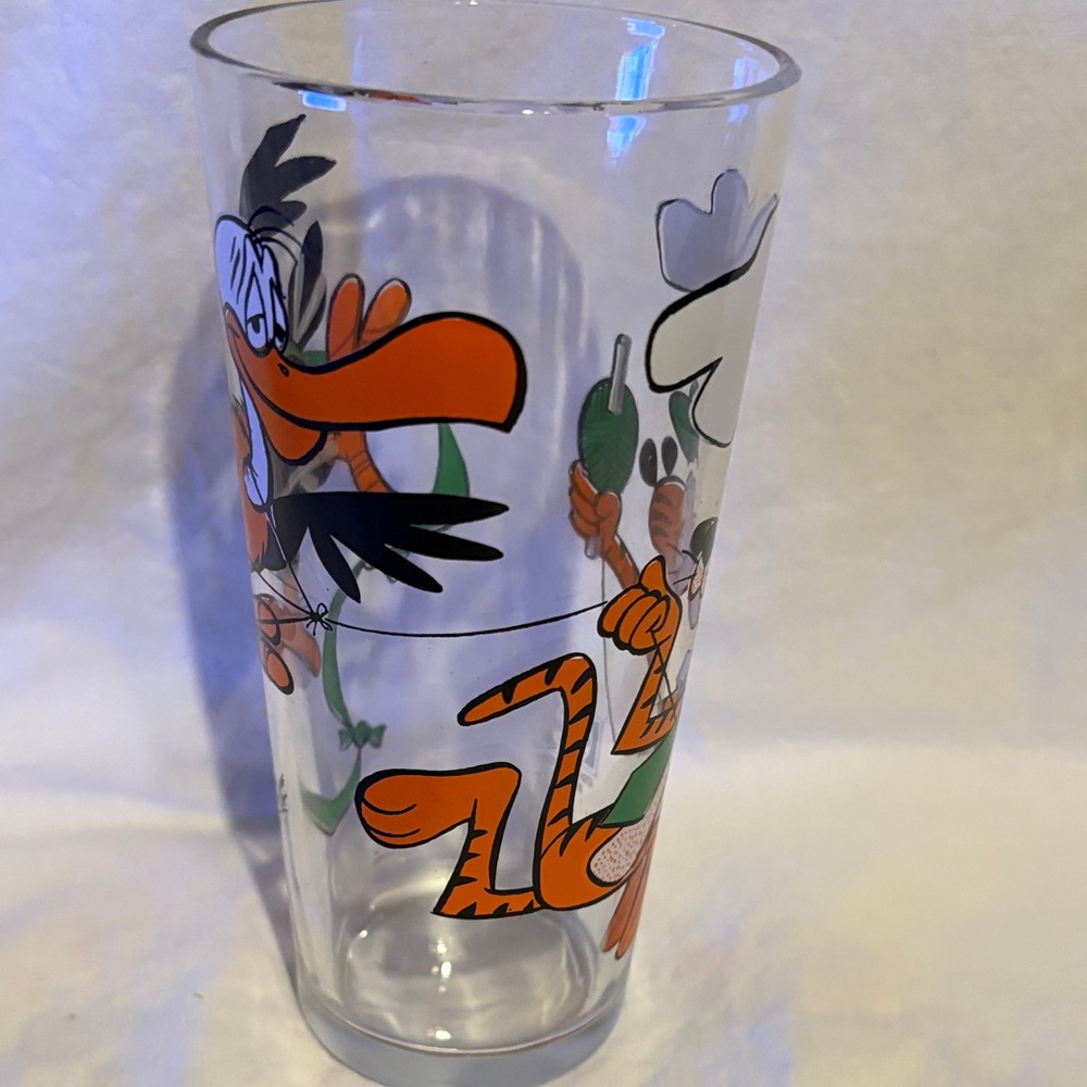 Vintage Warner Brothers cool cat and Becky buzzard Pepsi collectors glass